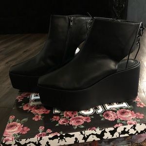 JUST REDUCED 👏🏽👏🏽JEFFREY CAMPBELL WEDGE SHOES